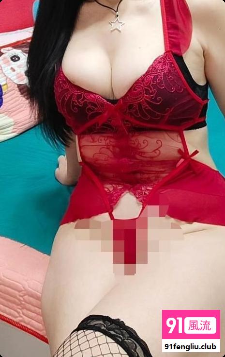 大胸大屁股的骚妇